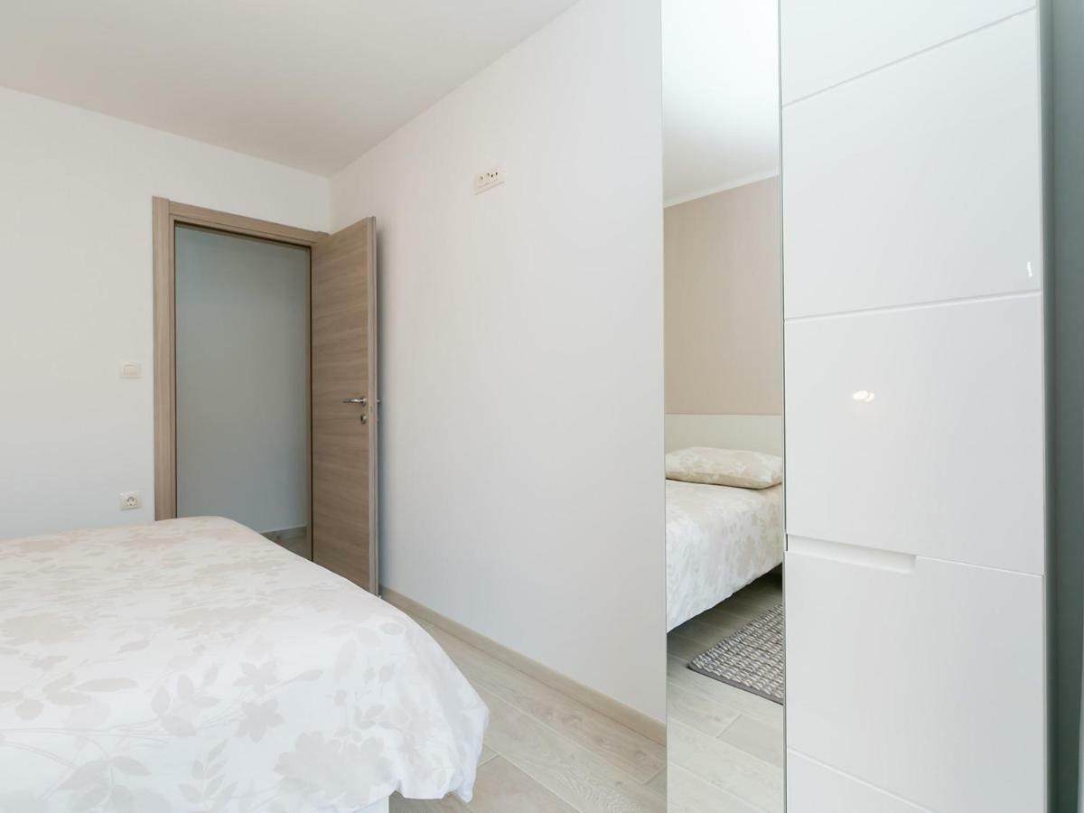 Apartamento Ninas Višnjan Exterior foto